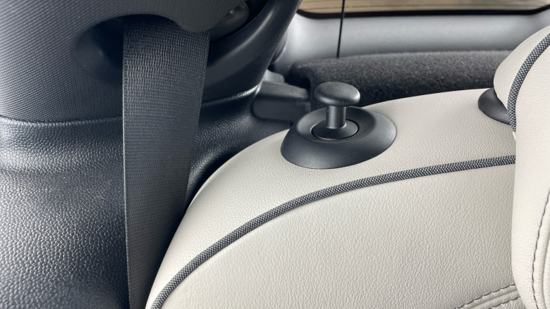 MINI Hatchback 2.0 Cooper S Exclusive 3dr Auto [Comfort Pack] Petrol Hatchback